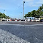 A Poucos Passos Do Mar